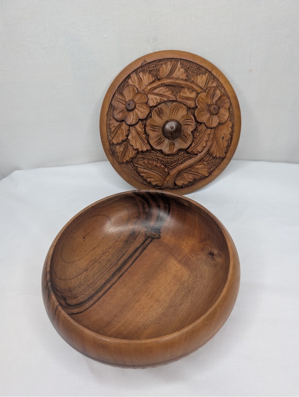 Vintage Hand Carved Round Lidded Wood Box w/Flower Design